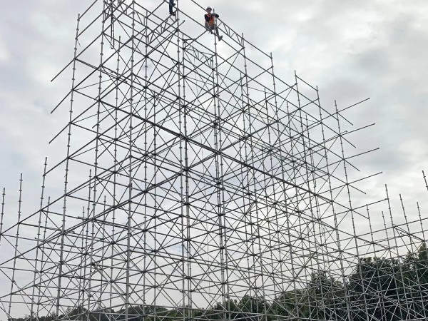 雷亞架租賃搭建服務(wù)憑什么在市場上贏得好評？