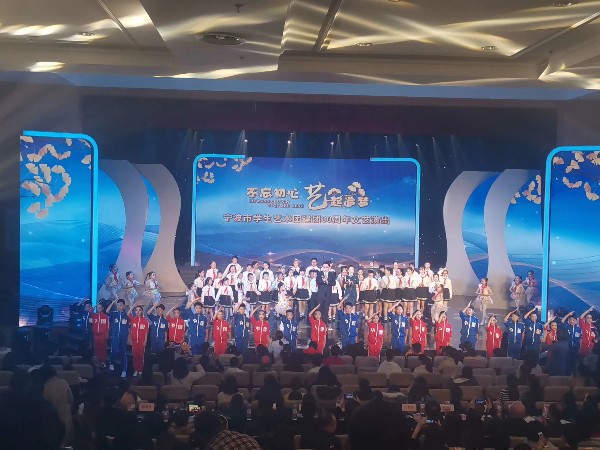寧波青少年宮學(xué)生匯演舞臺燈光租賃案例